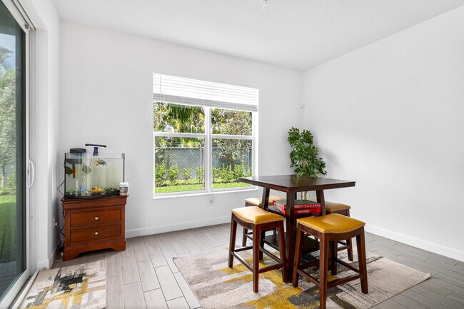 Foto del edificio - 2737 Country Lake Trail