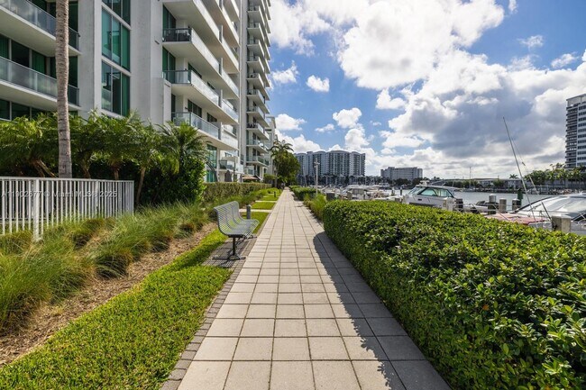 Foto del edificio - 7928 East Dr