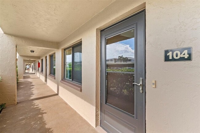 Building Photo - 4920 Locust St NE