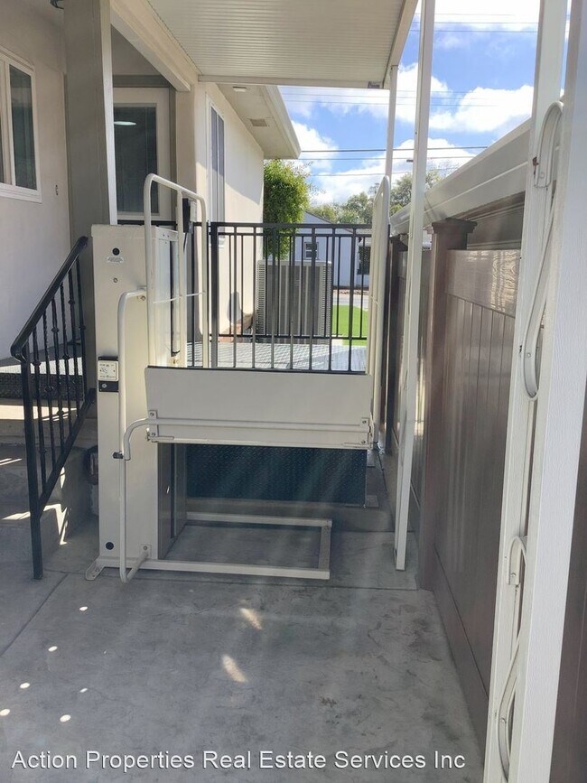 Foto del edificio - 3 br, 1.5 bath House - 300 Keehner Ave