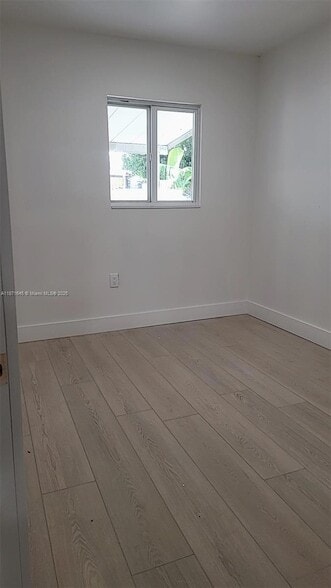 Foto del edificio - 2310 NW 103rd St