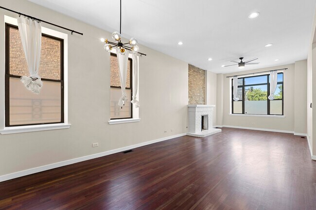 Building Photo - 613 N Racine Ave