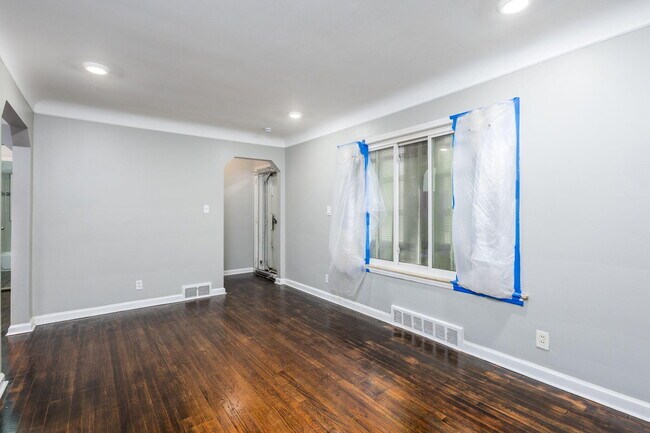 Building Photo - 21195 Behrendt Ave