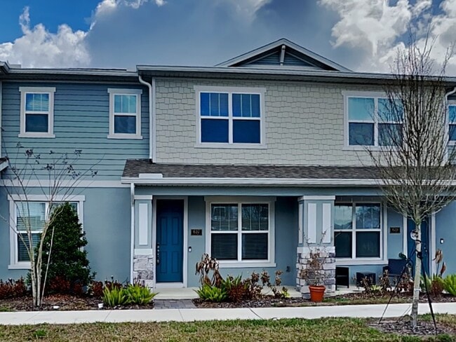 Building Photo - 637 Bayhawk St