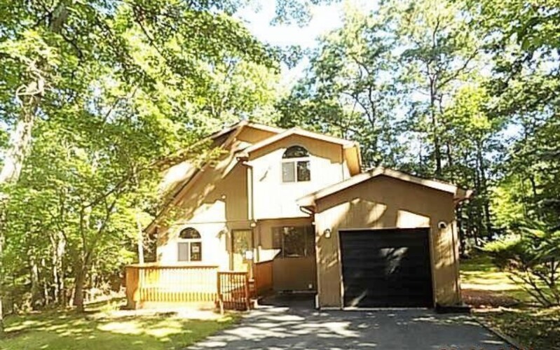 Primary Photo - 212 Thistlebrook Ct