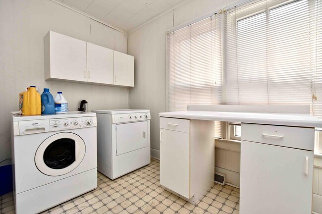 Foto del edificio - 517 E 9th St
