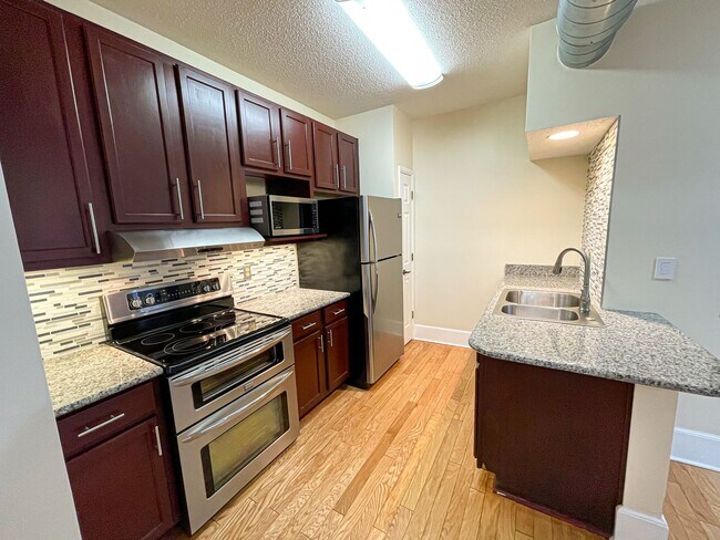 Building Photo - Fully Renovated 1 BR/ 1 BA with assigned g...