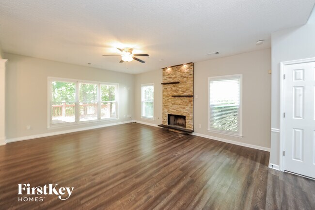 Foto del edificio - 2218 Sprucewood Dr NW