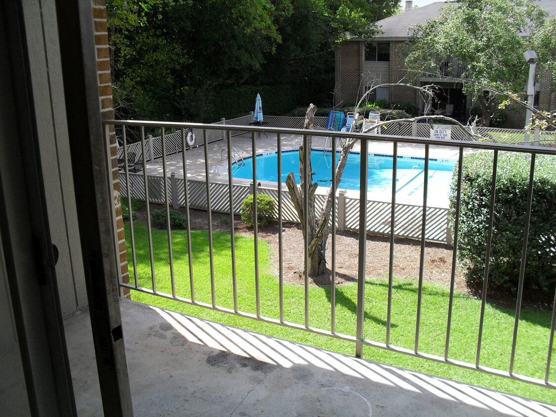 Primary Photo - Shandon Gardens Unit #12