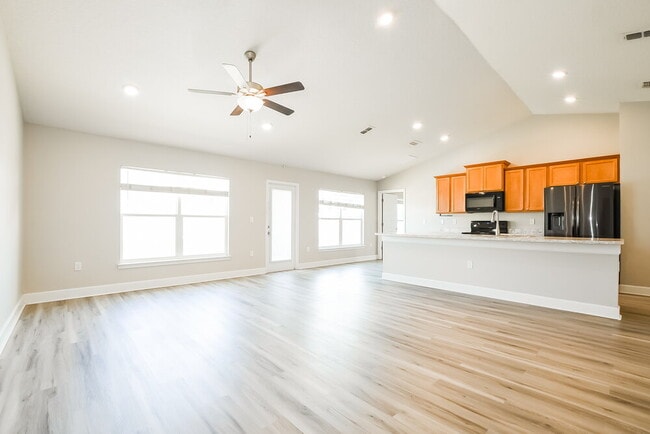 Building Photo - 7803 Sloewood Dr