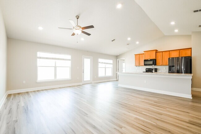 Foto del edificio - 7803 Sloewood Dr
