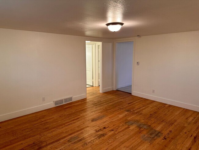 Building Photo - **RENTAL AVAILABLE**  Beautiful 2 Bedroom Country Home Avail NOW!