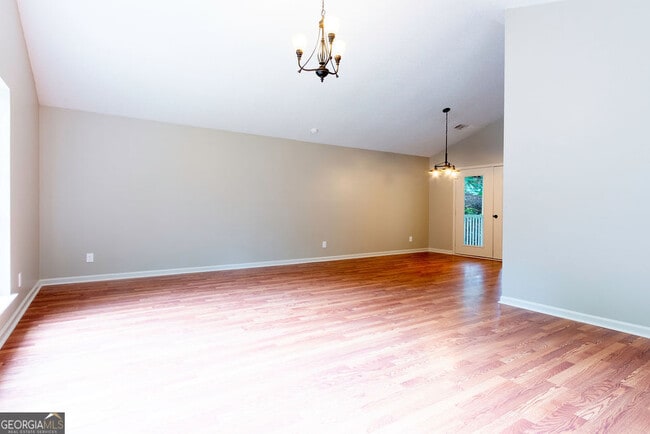 Building Photo - 2506 Venture Cir