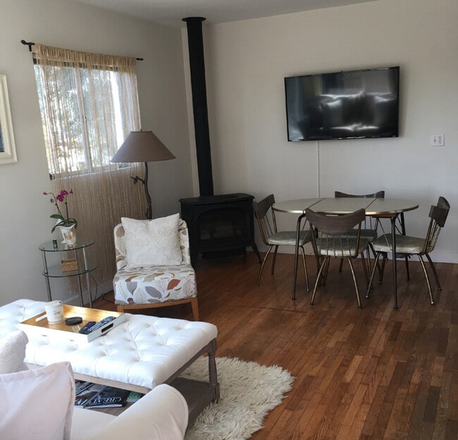 living room faceing east - 844 Haverford Ave