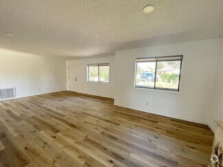 Building Photo - 240 Canyon Diablo Rd