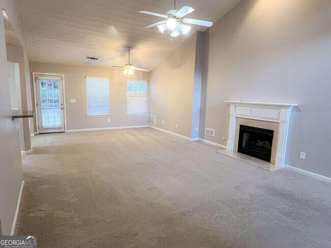 Foto del edificio - 4011 Oak Crossing Dr NE