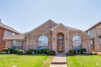 Building Photo - 5017 Highlands Dr