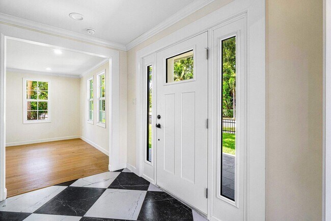 Foto del edificio - 370 Marlborough Rd