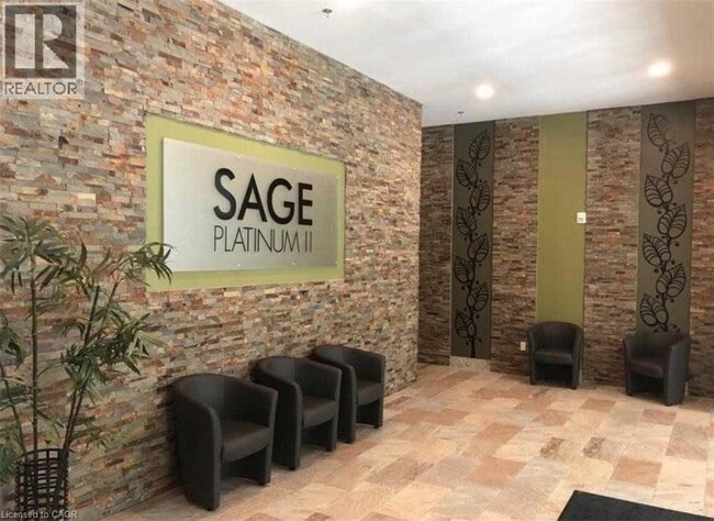 Photo du bâtiment - 308 Lester St