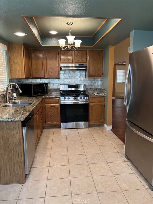 Building Photo - 11675 Maple St