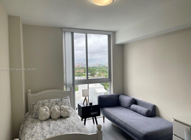 Foto del edificio - 2700 SW 27th Ave