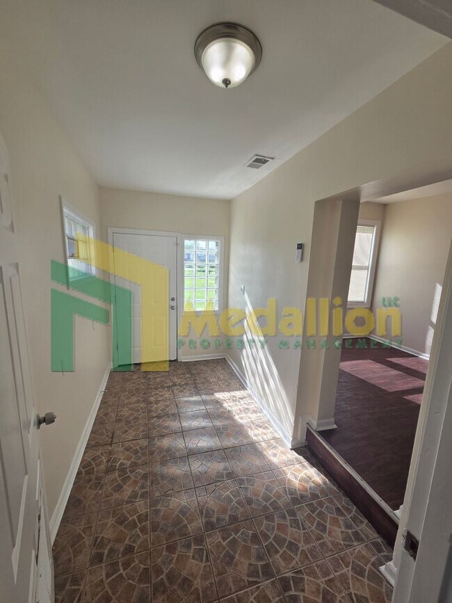 Foto del edificio - 8725 S Constance Ave