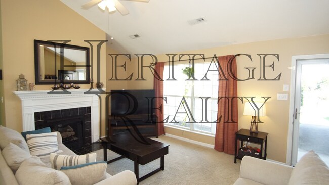 Foto del edificio - 5425 Crooked Pine Ln