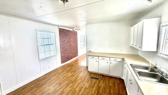 Foto del edificio - 3731 W 12th St