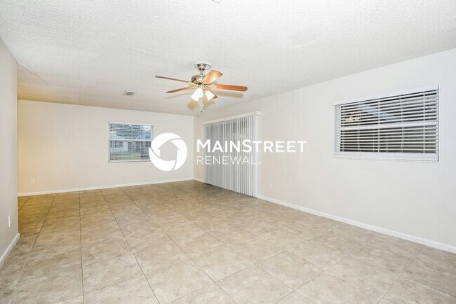 Foto del edificio - 3 Bedroom Pet-Friendly Home in Cocoa, FL with Main Street Renewal