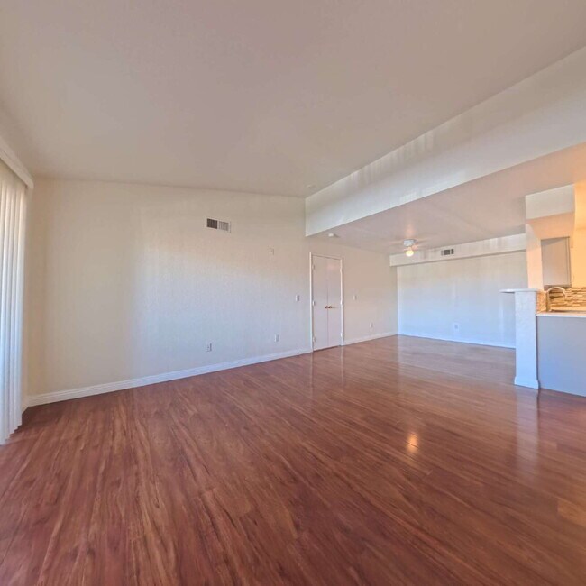 Foto del edificio - 2nd Level Specious One Bedroom Condo at Copper Sands!