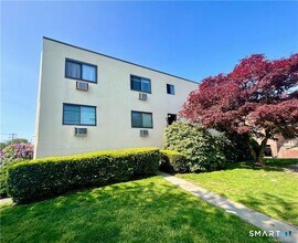 Building Photo - 737 Cove Rd