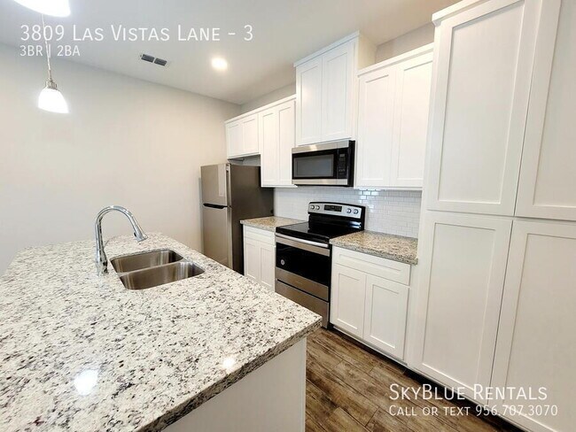 Building Photo - 3809 Las Vistas Ln