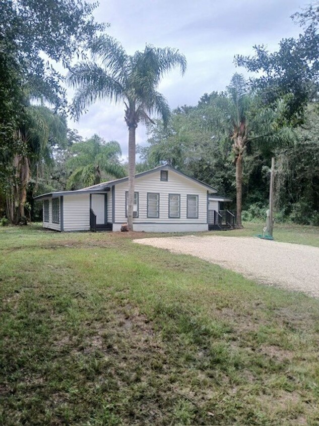 Primary Photo - 3/2 home available for rent - Lake Wales, FL