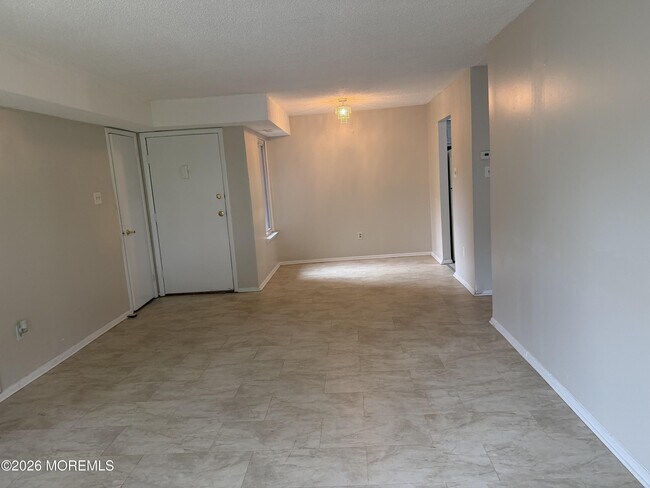 Foto del edificio - 74 Northrup Dr