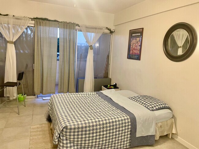 Foto del edificio - 351 E Thomas Rd