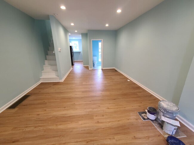 Building Photo - Newly rehabbed 2.5 Bedroom House Available...