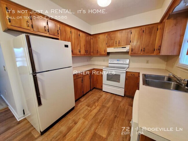 Building Photo - 721 Ridgeville Ln