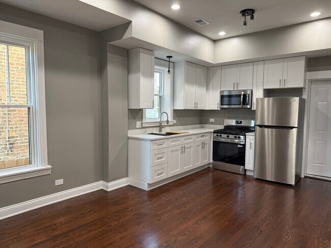 Building Photo - 3312 W Le Moyne St