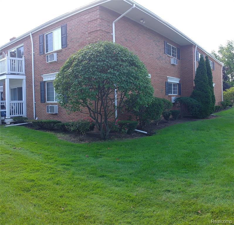 Primary Photo - 2400 Parmenter Blvd