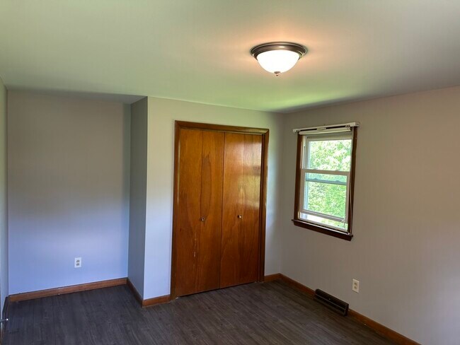 Bedroom - 4056 Park Ave
