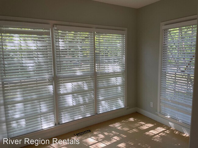 Building Photo - 2 br, 1 bath House - 2563 College Street U...