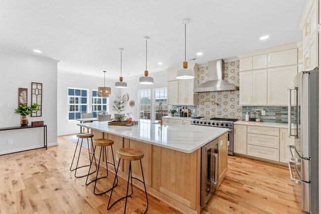 Foto del edificio - Brand-new condo in the heart of Ocean View.