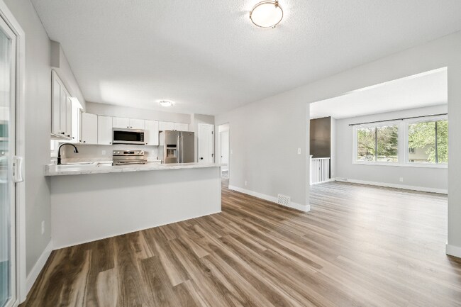Foto del edificio - 6408 81st Ave N