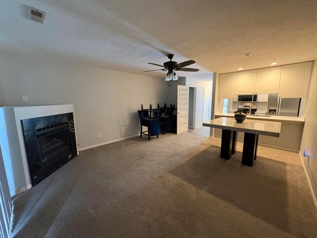 Building Photo - 5173 Aquila Dr
