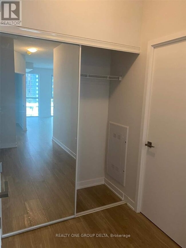 Building Photo - 4055 Parkside Village Dr