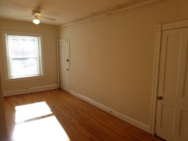 Foto del edificio - 2137 Newport Pl NW