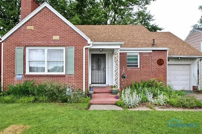 Building Photo - 3443 St Bernard Dr