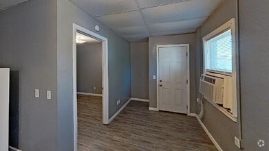 Building Photo - 808 W Cypress Ave
