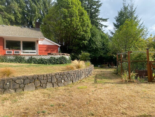 Foto del edificio - A peaceful oasis in charming North Bend, O...