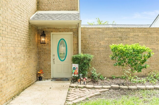 Building Photo - 1821 Veranda Dr